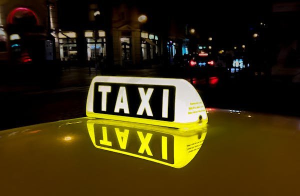 Taxis à Rennes : vos trajets en toute sérénité 24h/24